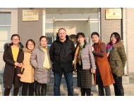 俄羅斯客戶和公司客戶經理合影